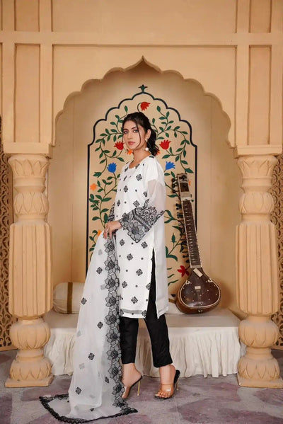 Unique Embroidered 3Pcs Unstitched Suit - Varsa.pk