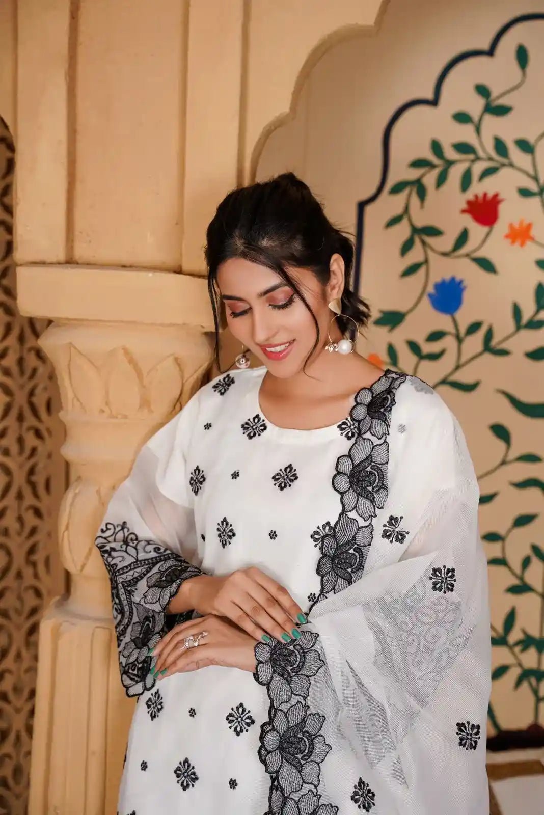 Unique Embroidered 3Pcs Unstitched Suit - Varsa.pk